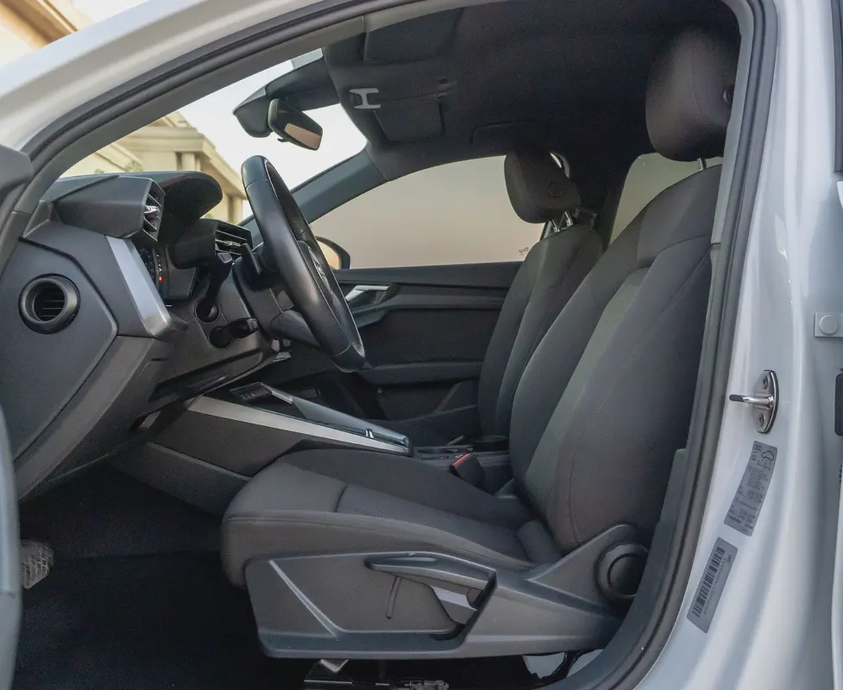 AUDI A3 2022-10-10