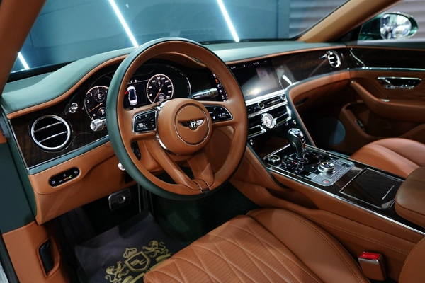 Bentley Continental Flying Spur V8 2022