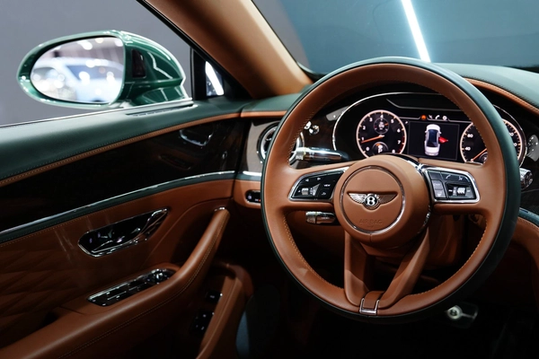 Bentley Continental Flying Spur V8 2022