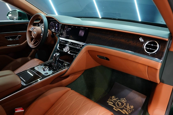 Bentley Continental Flying Spur V8 2022