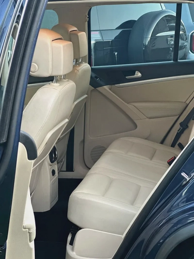Volkswagen Tiguan Highline | TSI 4Motion | 2016 | GCC | 91,000 km | Blue / Beige | Single Owner-11