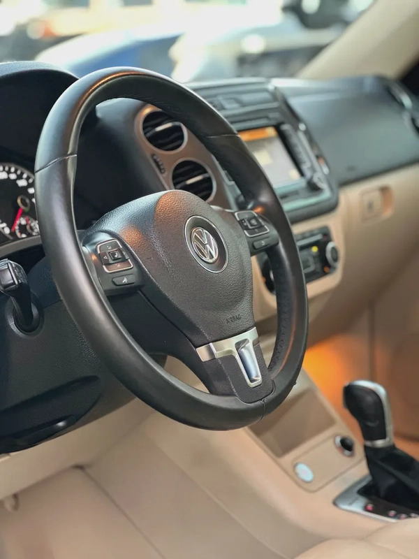 Volkswagen Tiguan Highline | TSI 4Motion | 2016 | GCC | 91,000 km | Blue / Beige | Single Owner