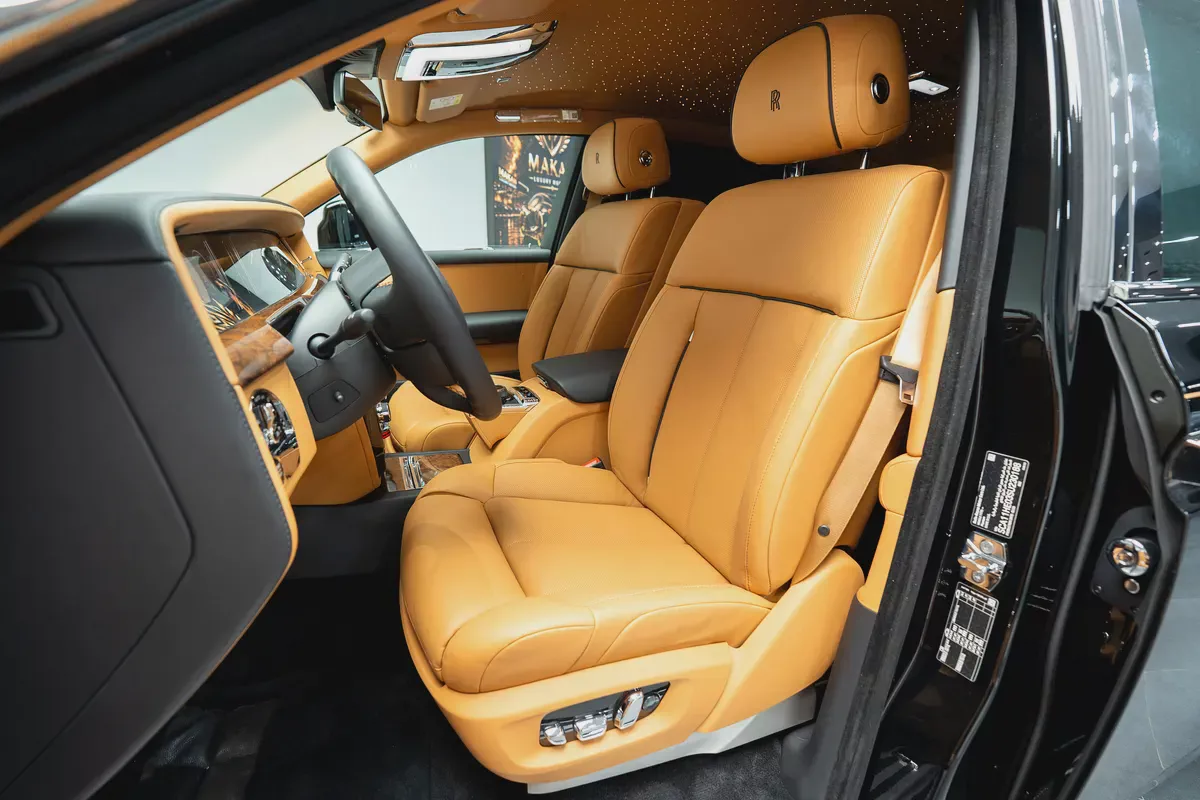 2025 Rolls-Royce Phantom Standard | GCC Specs | Immaculate Condition-11-11