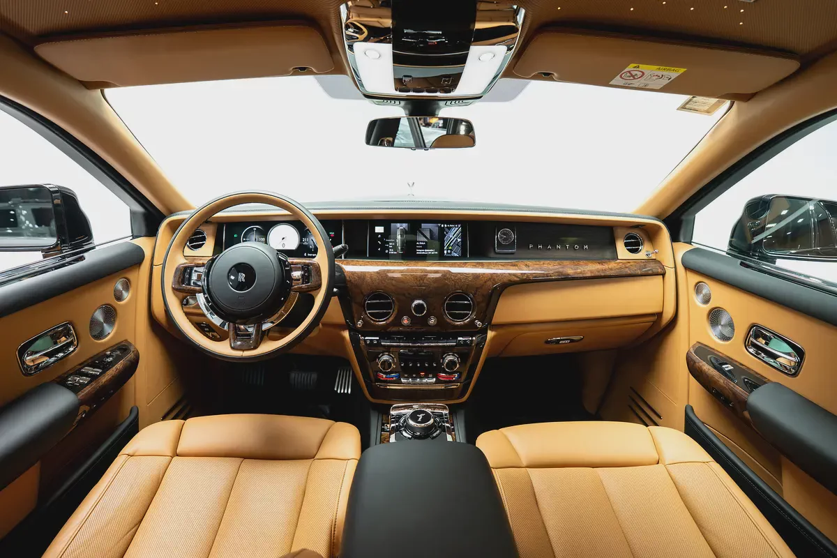 2025 Rolls-Royce Phantom Standard | GCC Specs | Immaculate Condition-13-13