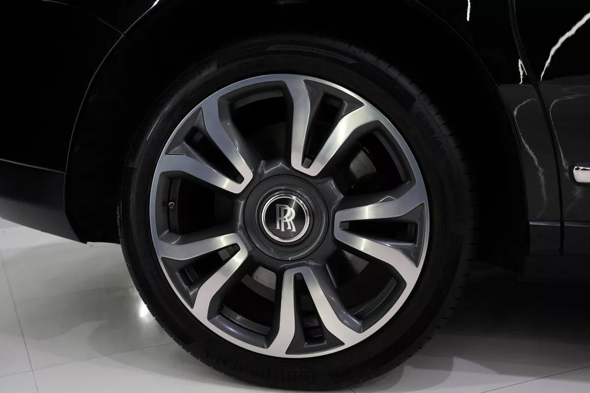 Rolls-Royce Cullinan-13-13