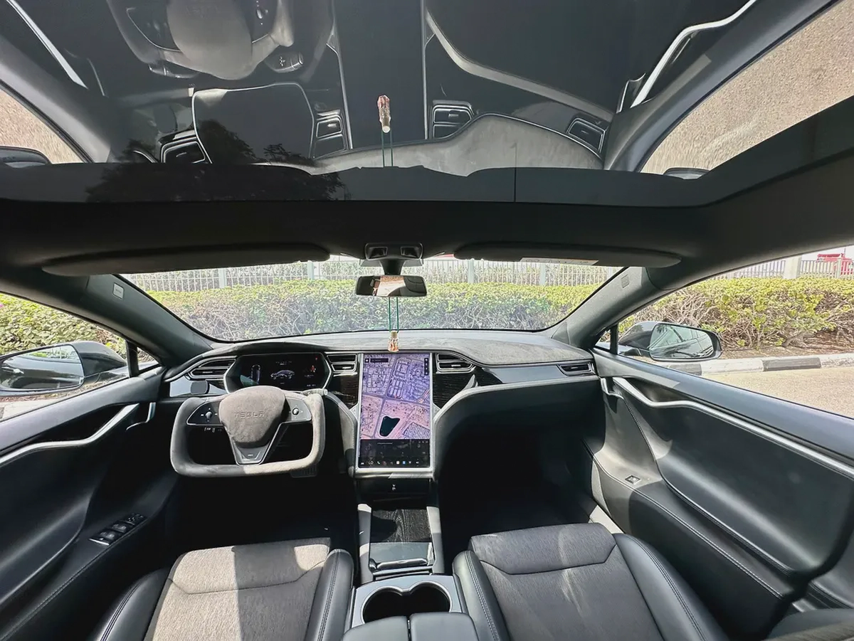 2017 Tesla Model S 90D - GCC Specs-10-10