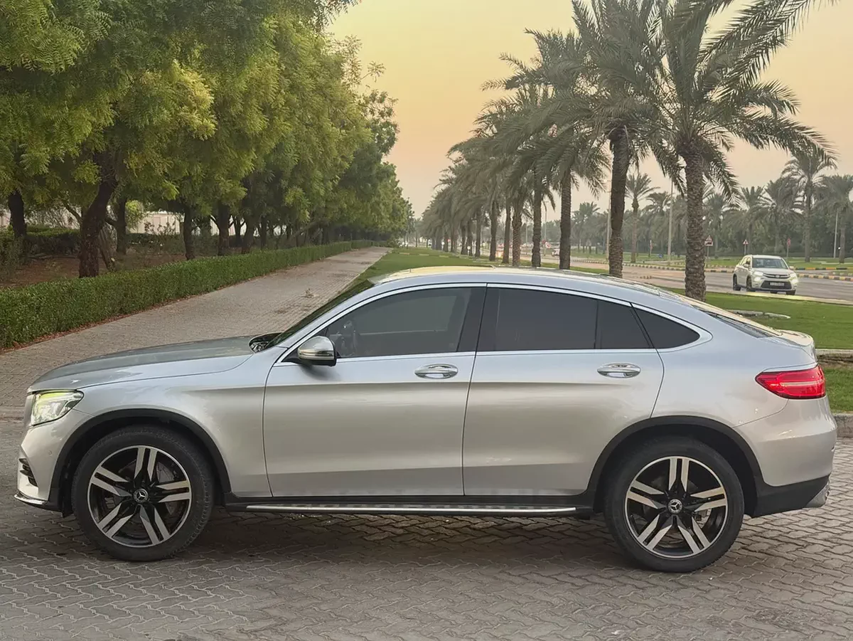 2018 Mercedes-Benz GLC 300 Coupe - Sporty Luxury-3-3