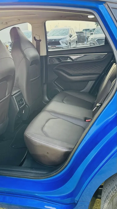 JAC J7 Luxury 2023 - GCC Specs - Pristine Condition-10