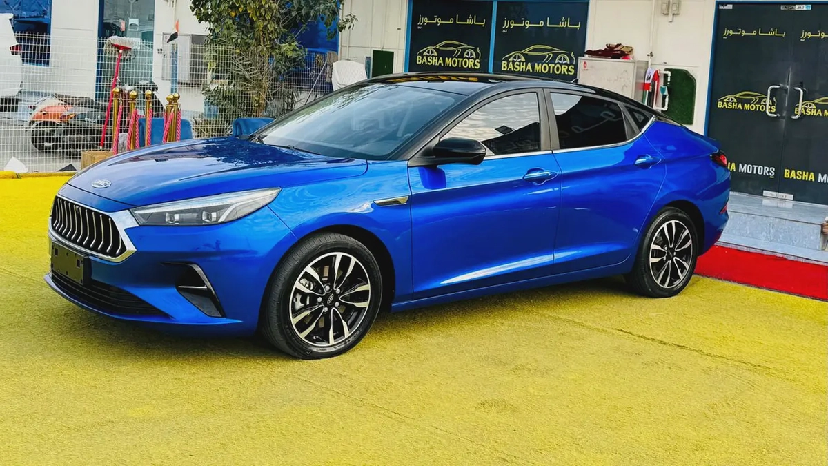 JAC J7 Luxury 2023 - GCC Specs - Pristine Condition-1-1