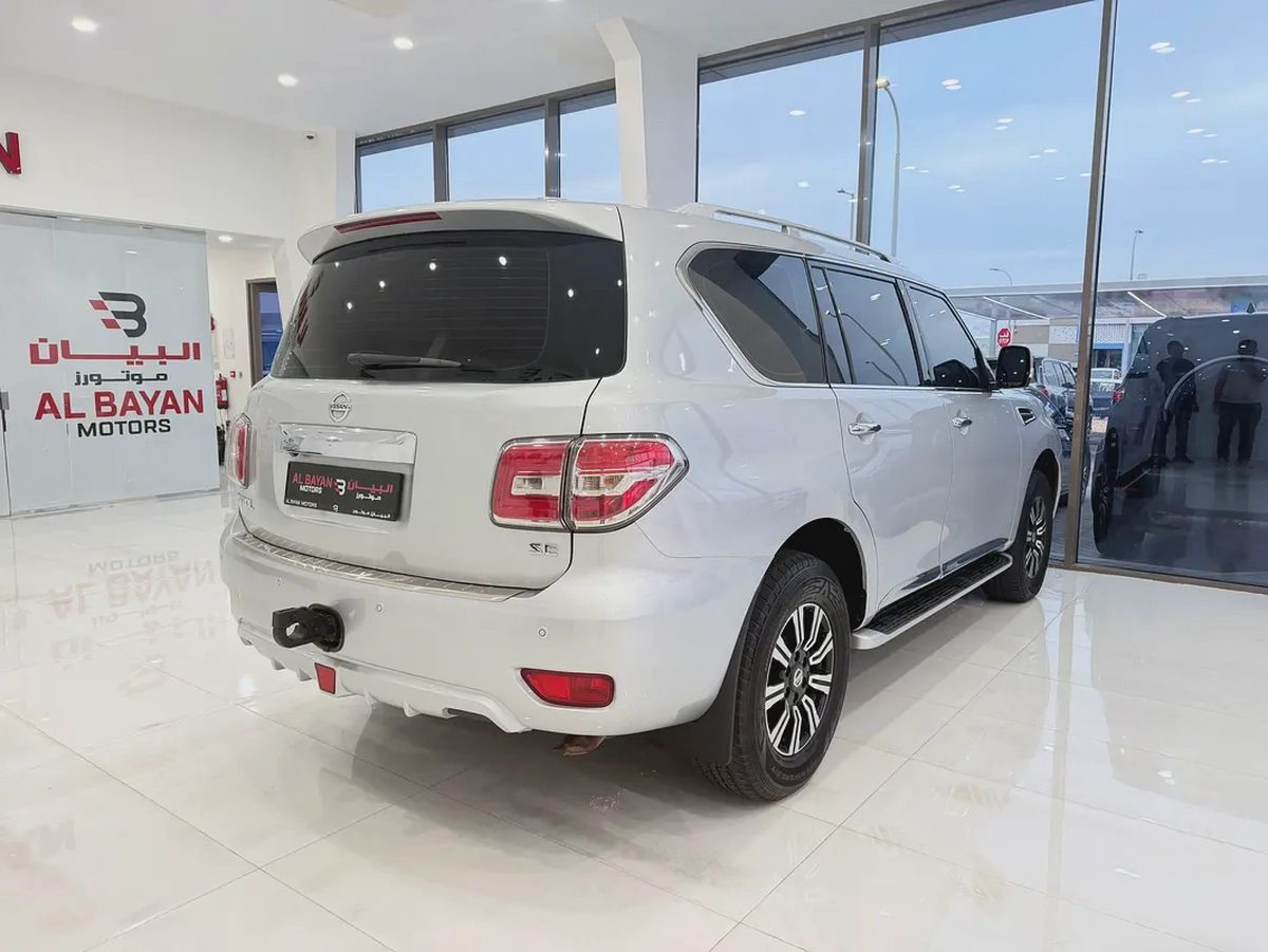 نيسان باترول SE V6 فضي / اسود خليجي Nissan Patrol SE V6 2018 - GCC Specs - Excellent Condition-2-2