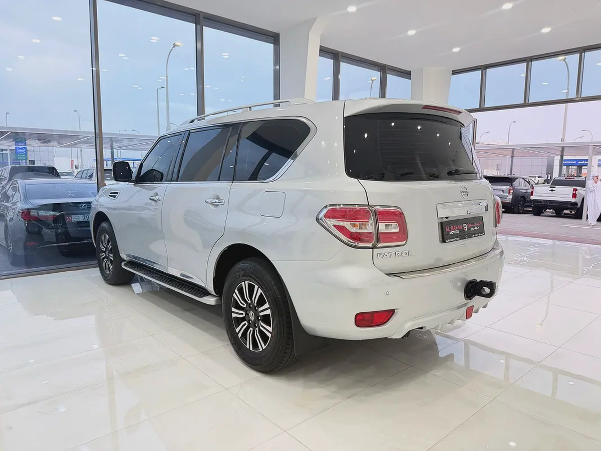 نيسان باترول SE V6 فضي / اسود خليجي Nissan Patrol SE V6 2018 - GCC Specs - Excellent Condition-3-3