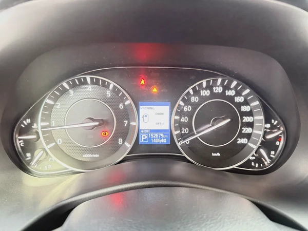 نيسان باترول SE V6 فضي / اسود خليجي Nissan Patrol SE V6 2018 - GCC Specs - Excellent Condition