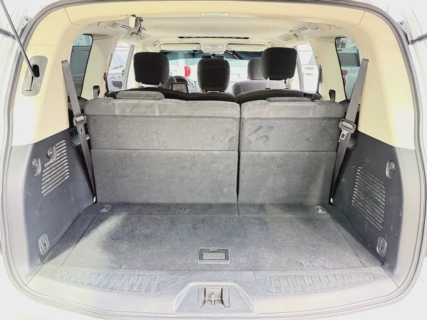 نيسان باترول SE V6 فضي / اسود خليجي Nissan Patrol SE V6 2018 - GCC Specs - Excellent Condition