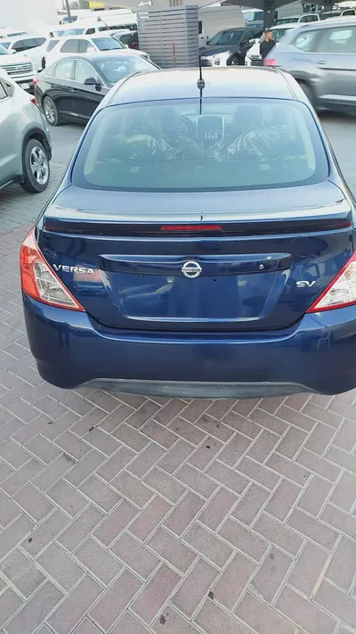 Nissan Versa SV 2019 American Specs-7