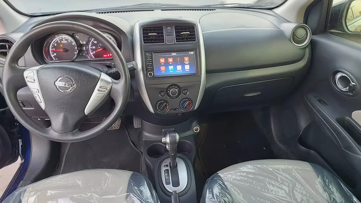 Nissan Versa SV 2019 American Specs-19-19