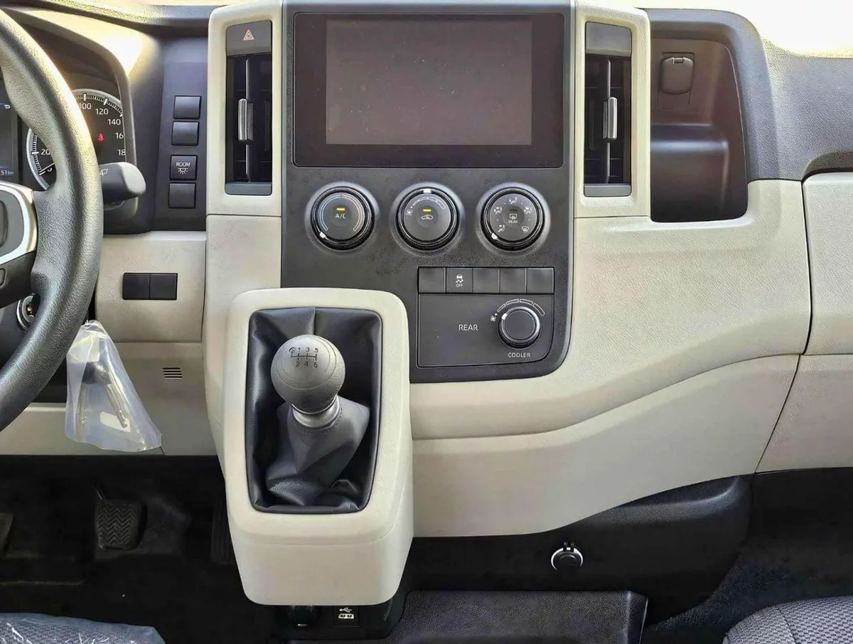 Toyota Hiace GL TOYOTA HIACE HIGHROOF DX  M/T / 2.8L V4 DIESEL BLACK BUMPER / DVD CAMERA  (CODE # HRDMDA )-13-0