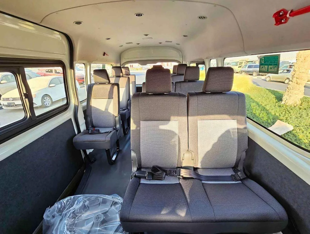 Toyota Hiace GL TOYOTA HIACE HIGHROOF DX  M/T / 2.8L V4 DIESEL BLACK BUMPER / DVD CAMERA  (CODE # HRDMDA )-16-0