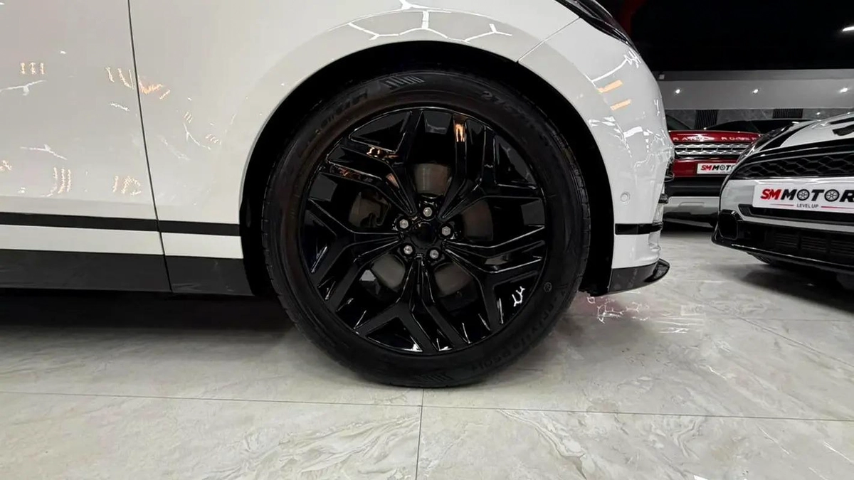 AED 1604/M | Velar P380 R Dynamic | GCC Specs | Warranty-4-4