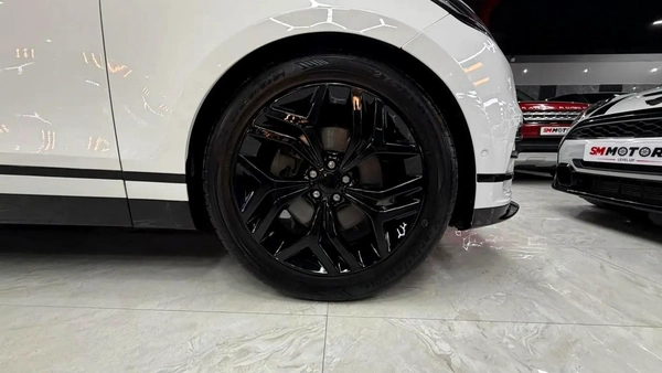 AED 1604/M | Velar P380 R Dynamic | GCC Specs | Warranty