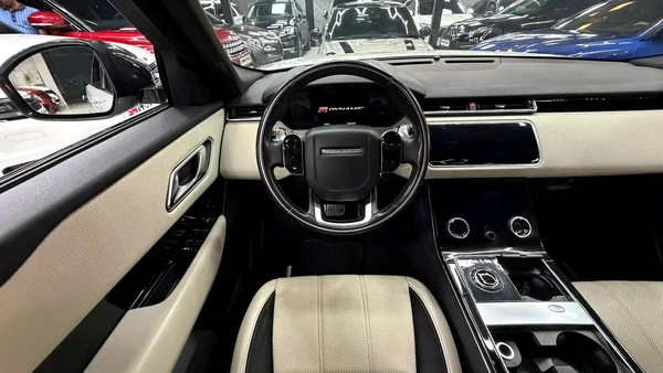 AED 1604/M | Velar P380 R Dynamic | GCC Specs | Warranty
