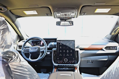 GMC YUKON DENALI- ONLY 4,000 AED PER MONTH AVAILABLE ON ZERO DOWNPAYMENT BANK FINANCE AND CASH-8