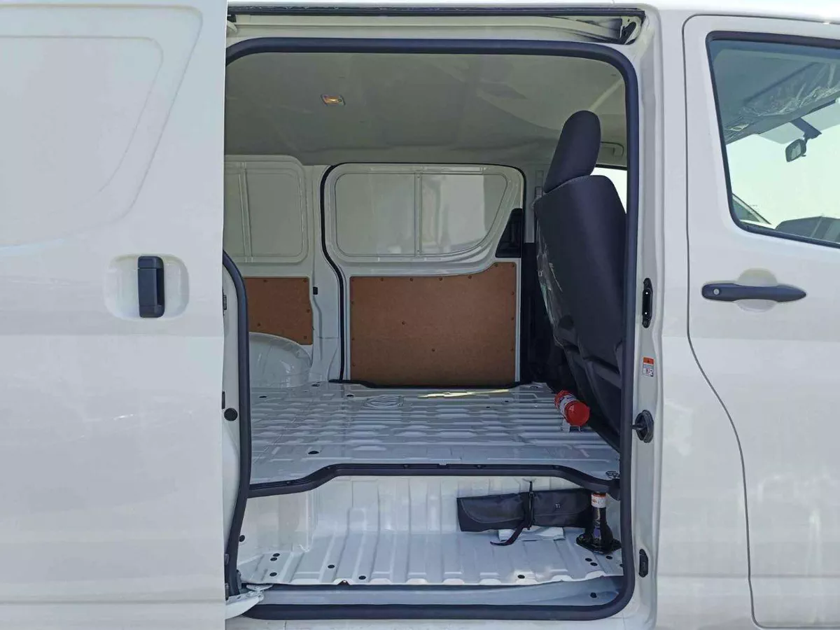 Toyota Hiace CARGO LOW ROOF TOYOTA HIACE CARGO LOW ROOF || 3.5L PETROL A/T V6 (CODE # HCLRAE)-22-0