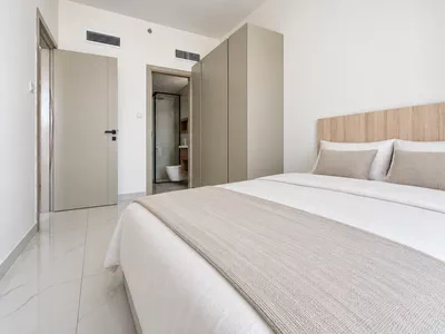 Furnished 1 BHK | Prime Location | Mid Floor-5