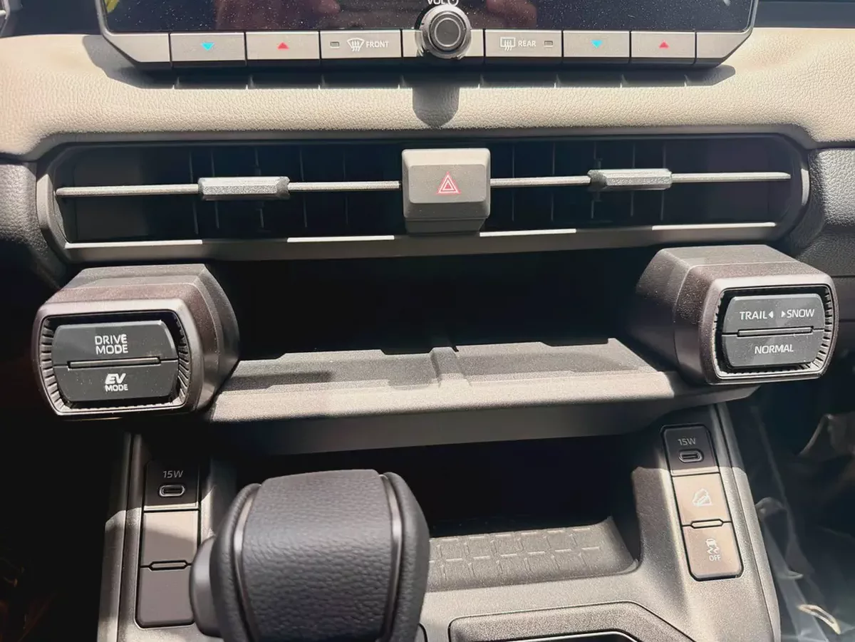 Toyota Rav 4 2.5L Hybrid 2026, GCC Specs-14-14