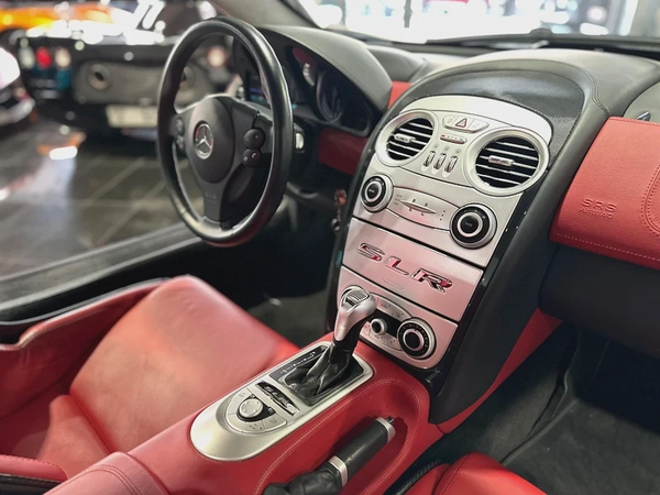 Mercedes -Benz SLR, Full Service History From Abudhabi Dealer, AMERICAN  SPECS, must see to believe