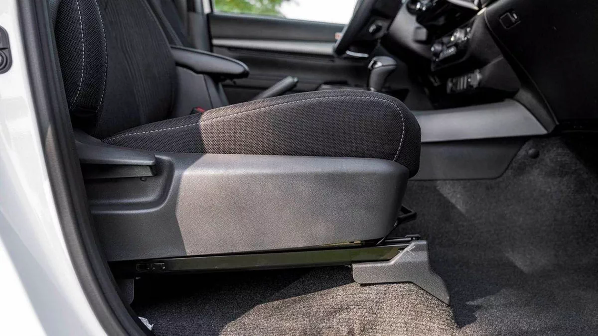 Toyota Hilux ADVENTURE TOYOTA HILUX DC ADVENTURE 2.8D AT 4X4 MY2025-15-0