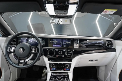 Rolls-Royce Spectre-10