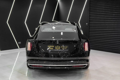Rolls-Royce Spectre-6