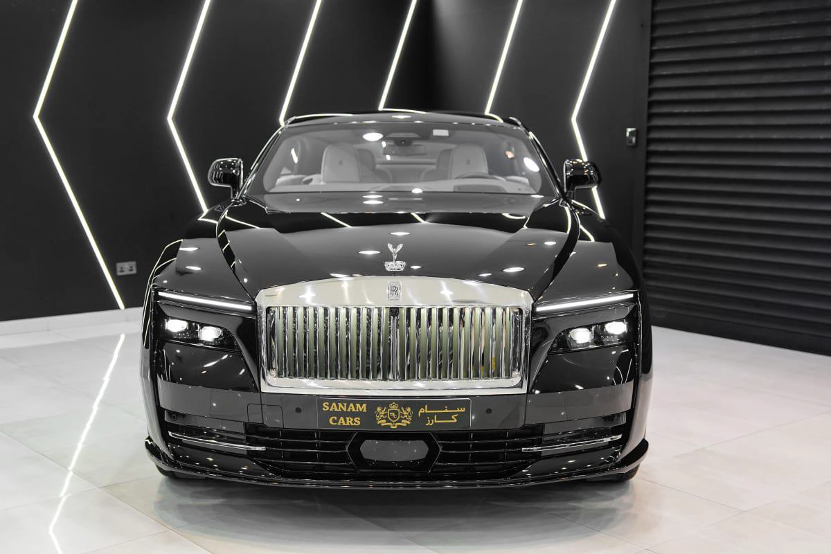 Rolls-Royce Spectre-5-5