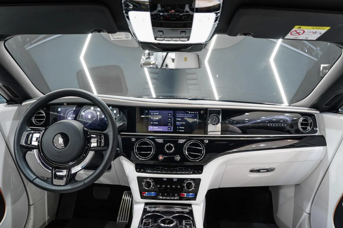 Rolls-Royce Spectre-10-10