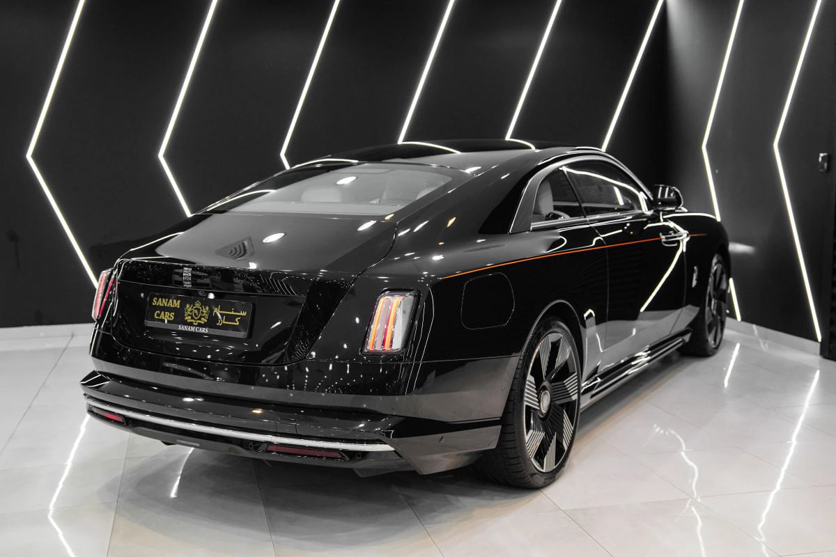 Rolls-Royce Spectre-1-1