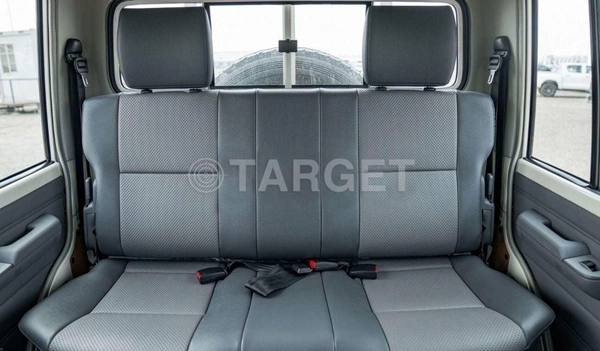 Toyota Land Cruiser Pick Up LAND CRUISER LC79 4.2L V6 DUBAL CAPIN