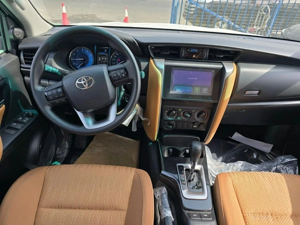Toyota Fortuner Toyota Fortuner 2.7L 4-Cylinder – 2026 – GCC Specs