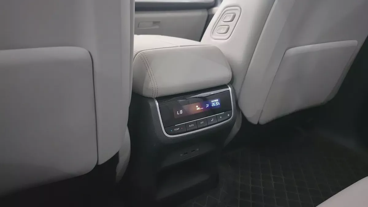 0% DP | AED 1,133 / Month | GAC | GS8 GX 2.0T 4WD | 2023 | Gargash Warranty | Service History-16-16