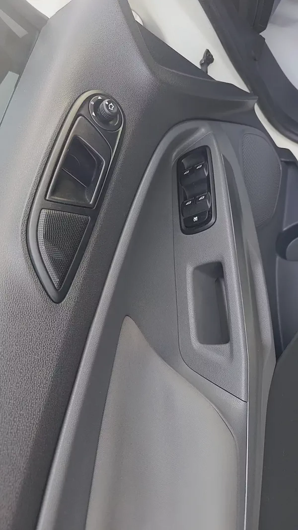 Ford Ecosport 2015 GCC Specs - Well Maintained Compact SUV-18-18