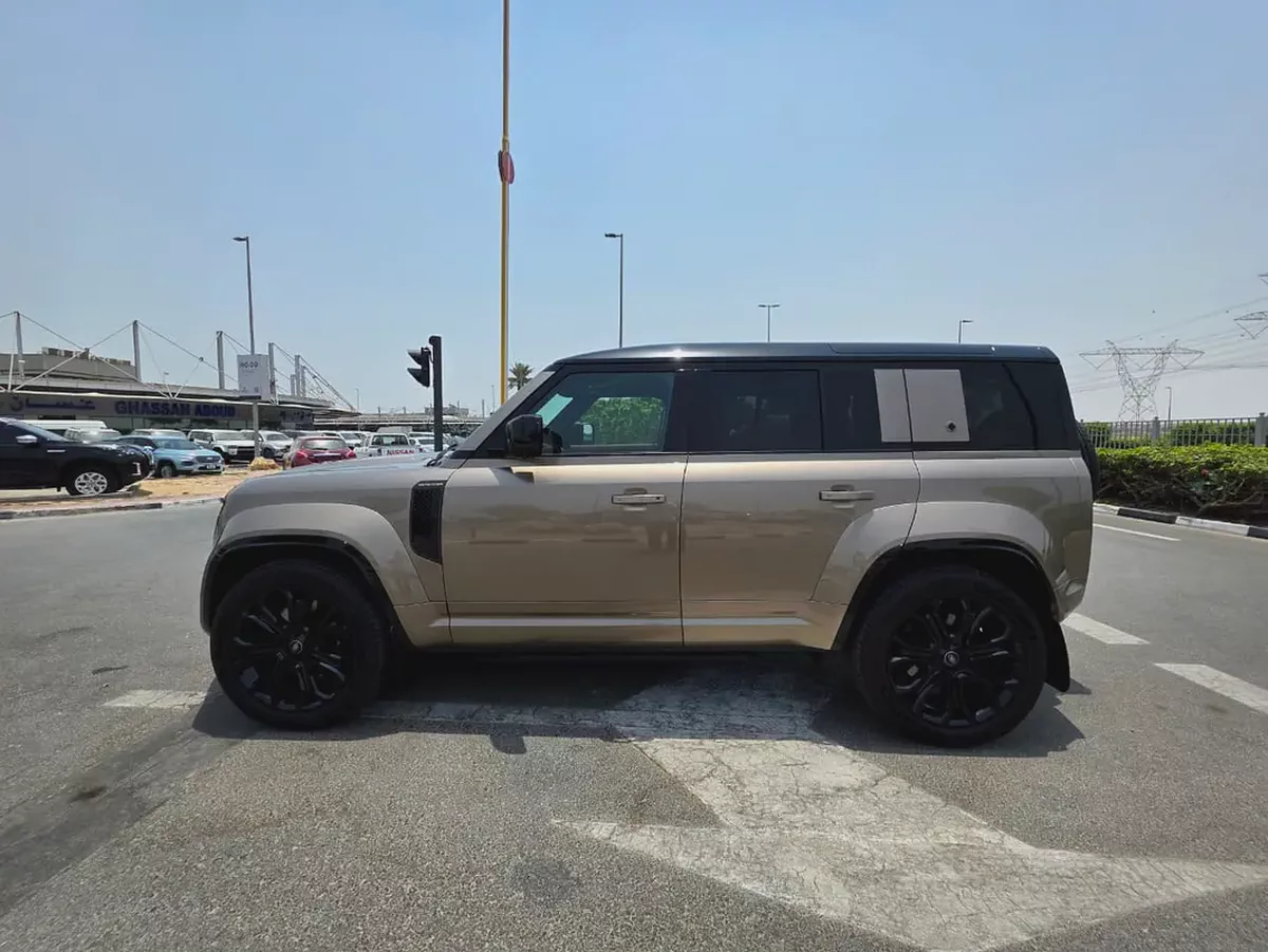 Land Rover Defender 110 Octa P635 2025 European Specs-4-4