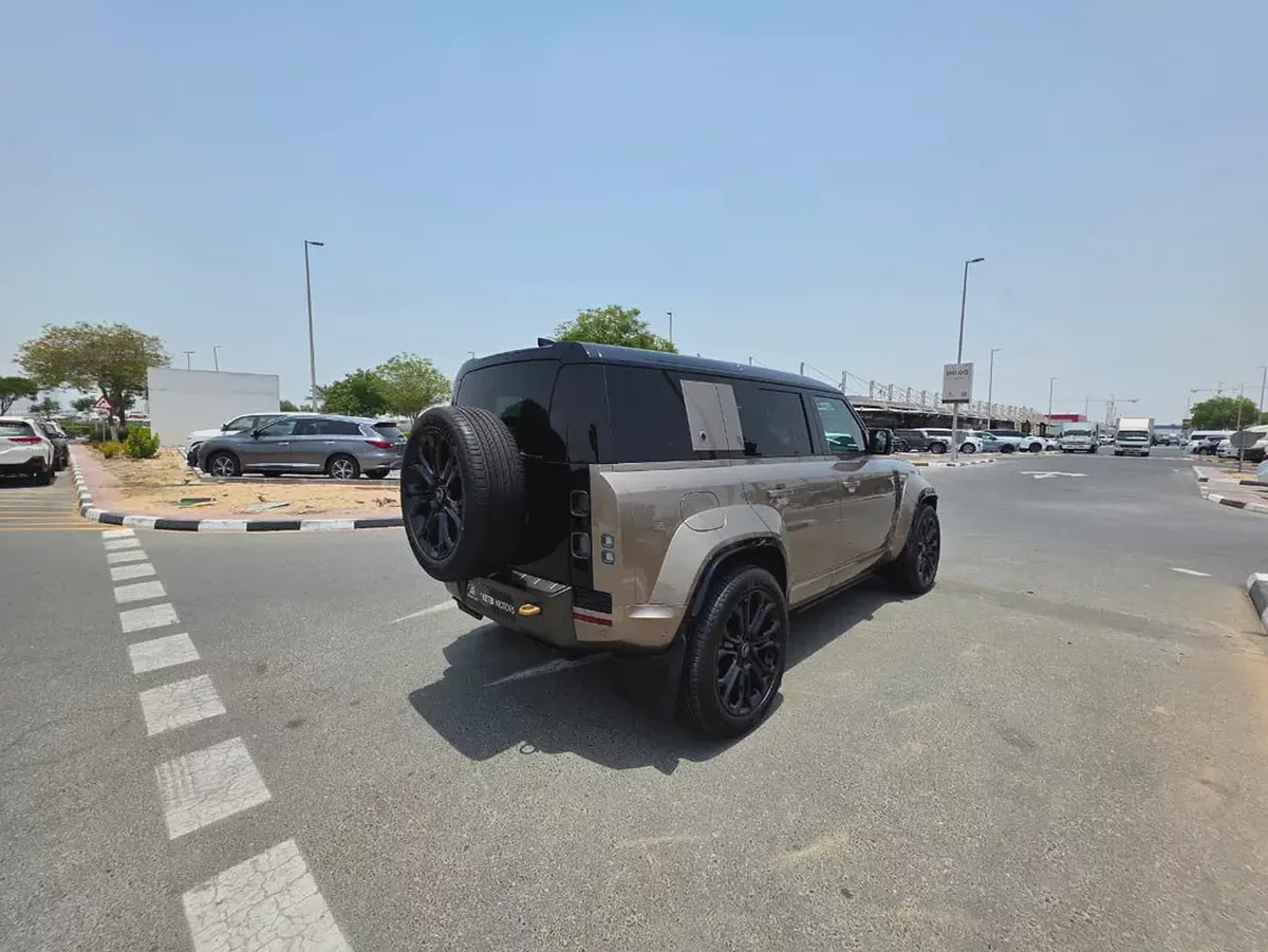 Land Rover Defender 110 Octa P635 2025 European Specs-5-5