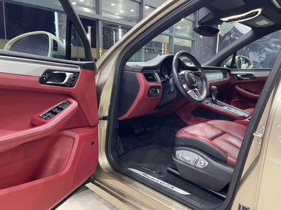Porsche Macan GTS Porsche Macan 2017-16