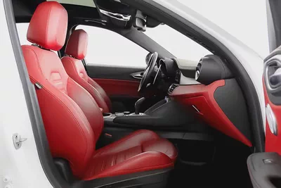 1,992 / 60 month’s | 0% DP | 2022 Alfa Romeo Giulia / Full-Service History-8