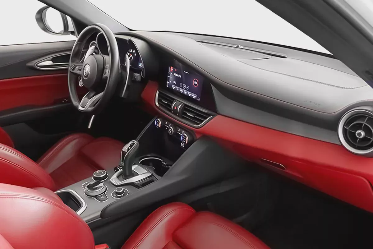 1,992 / 60 month’s | 0% DP | 2022 Alfa Romeo Giulia / Full-Service History-12-12