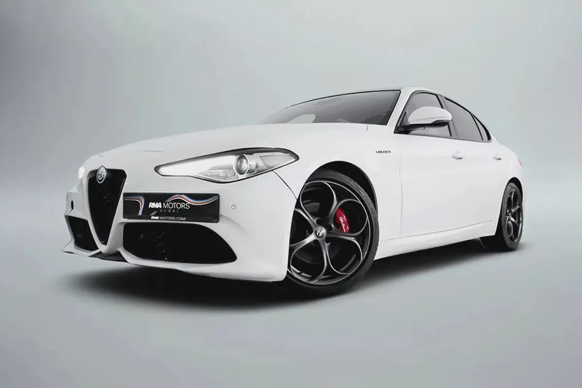 1,992 / 60 month’s | 0% DP | 2022 Alfa Romeo Giulia / Full-Service History-4-4