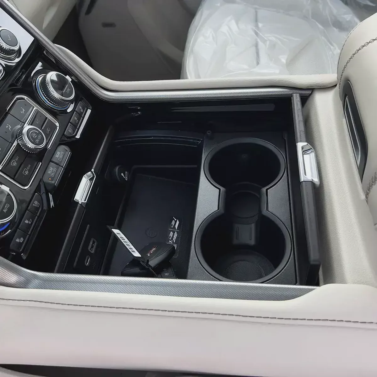 2024 ll Gmc Yukon Denali ll 6.2 L ll V8 ll Gcc ll 0km ll-15-15