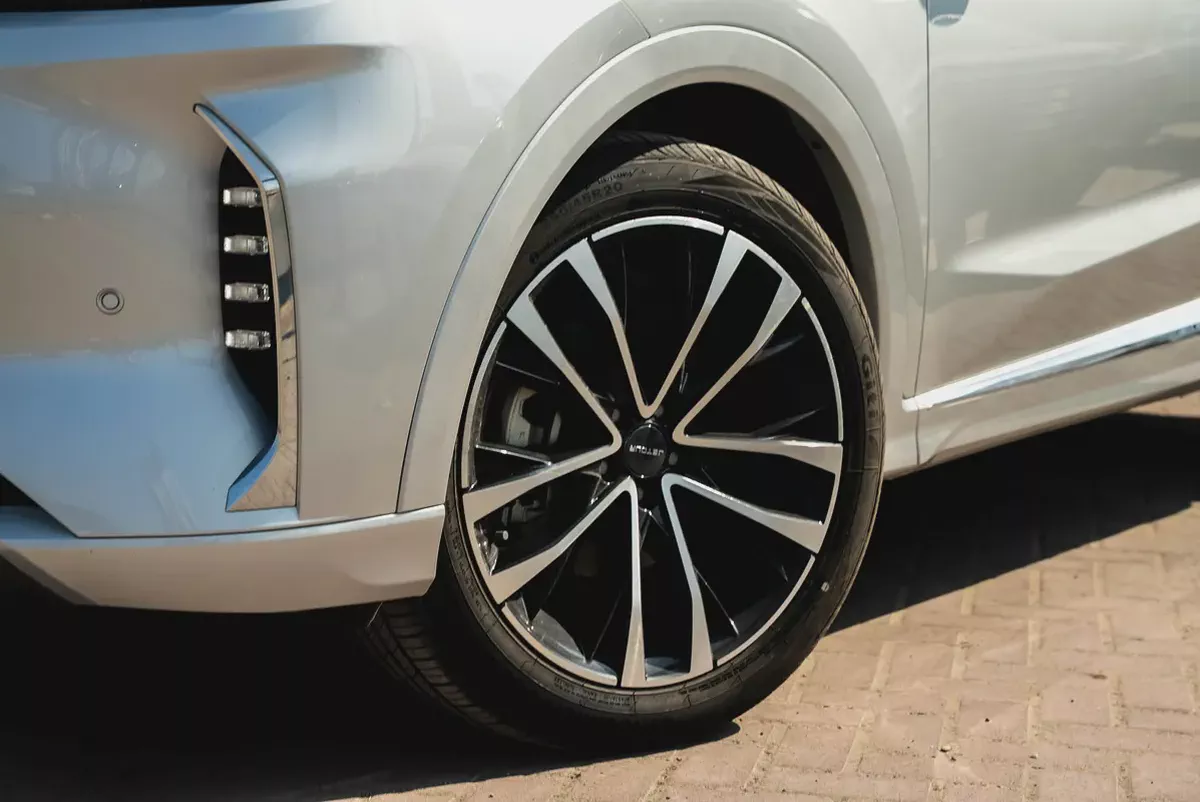 Jetour X70 Plus Luxury 2025 Low Mileage GCC 1.6L Turbo 4 Cylinders-2-2