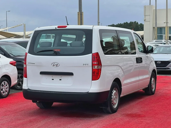 2020 | Hyundai H1 | Automatic | 12 Seaters | Ref#948