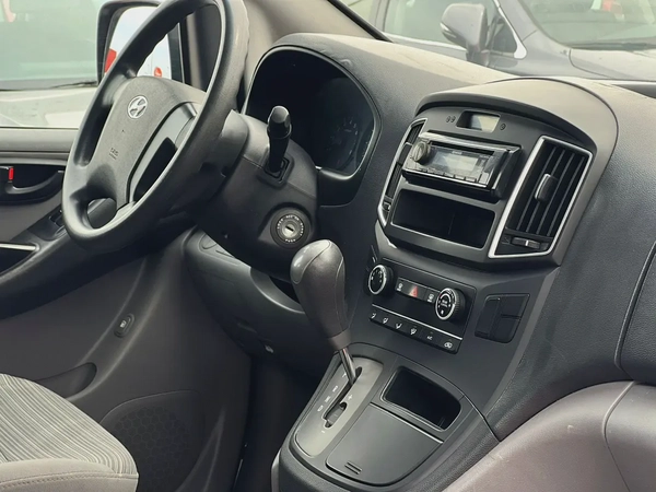 2020 | Hyundai H1 | Automatic | 12 Seaters | Ref#948
