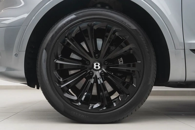 2023 BENTLEY BENTAYGA AZURE | GCC | MAIN DEALER WARRANTY  SERVICE-19